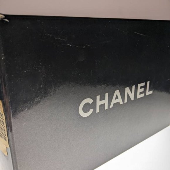 Beautiful Vintage Chanel Velvet Tassel Crossbody Hand Bag in Black/Gold - Picture 10 of 16